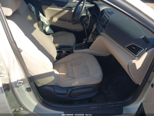Продаж на аукціоні авто 2017 Hyundai Elantra Se, vin: KMHD74LF2HU398493, номер лоту: 44669409