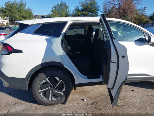Продажа на аукционе авто 2023 Kia Sportage Hybrid Lx, vin: KNDPUCAG5P7050782, номер лота: 44669454