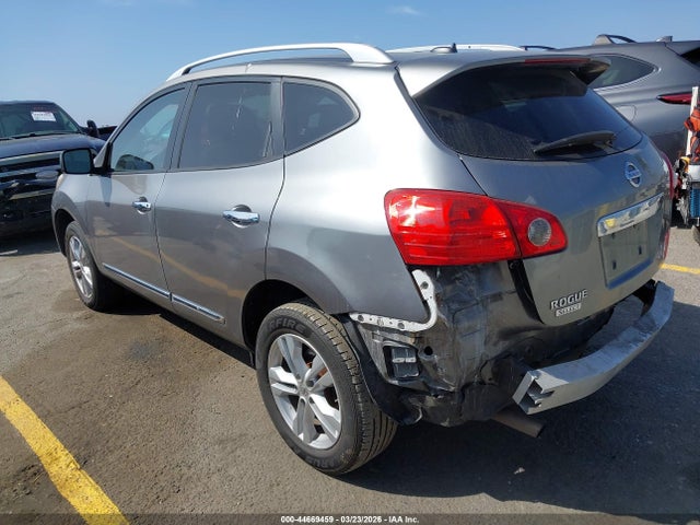 JN8AS5MT2FW155109 Nissan Rogue Select S