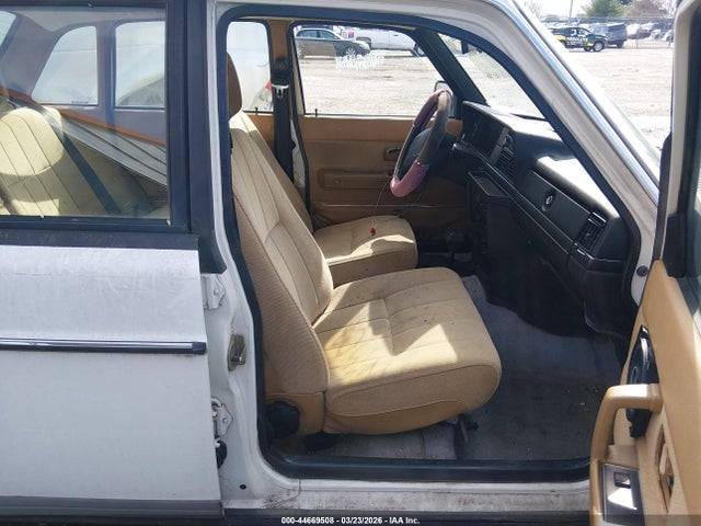 Продажа на аукционе авто 1992 Volvo 240 Gl, vin: YV1AS8802N1462590, номер лота: 44669508