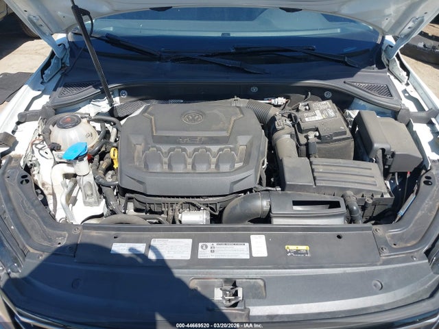 1VWAA7A3XJC044393 Volkswagen Passat 2.0t R-line/2.0t S