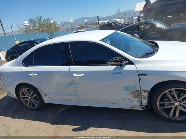 1VWAA7A3XJC044393 Volkswagen Passat 2.0t R-line/2.0t S