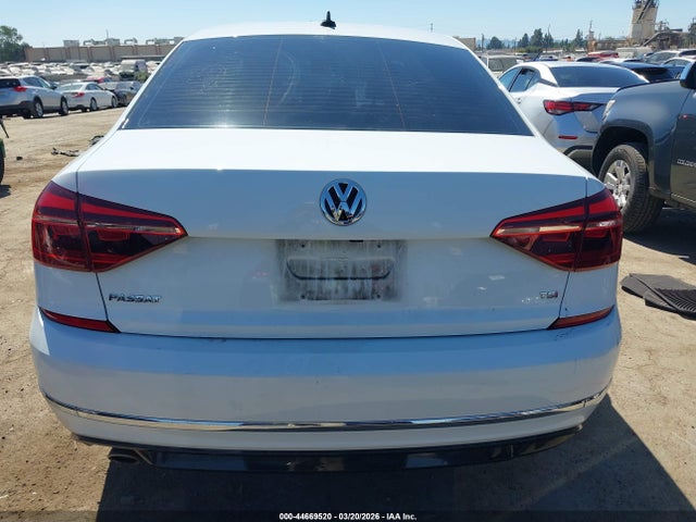 1VWAA7A3XJC044393 Volkswagen Passat 2.0t R-line/2.0t S