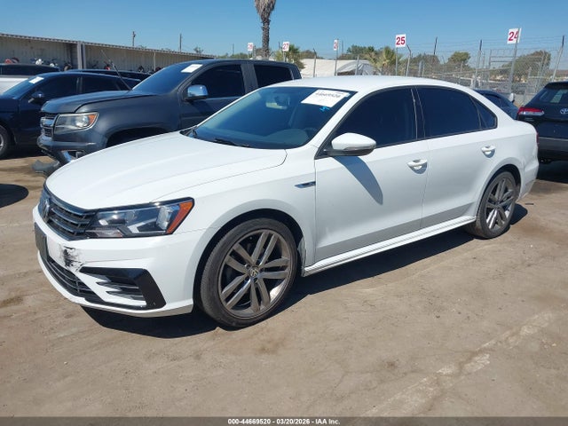 1VWAA7A3XJC044393 Volkswagen Passat 2.0t R-line/2.0t S