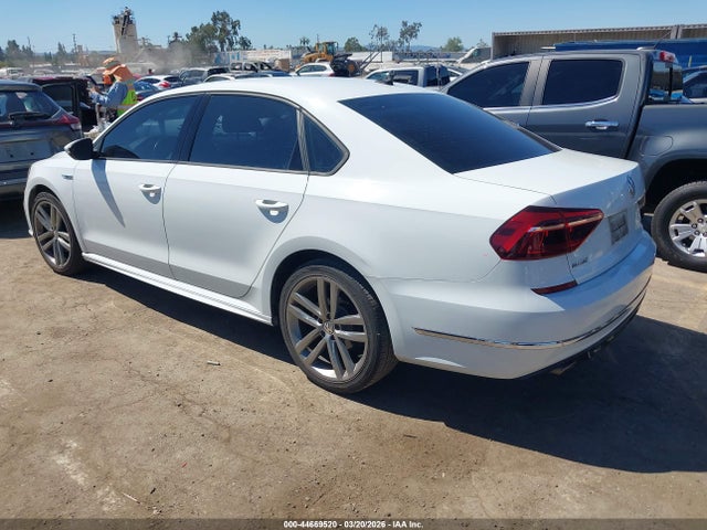 1VWAA7A3XJC044393 Volkswagen Passat 2.0t R-line/2.0t S