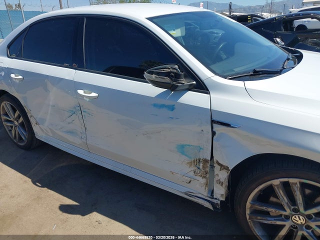 1VWAA7A3XJC044393 Volkswagen Passat 2.0t R-line/2.0t S