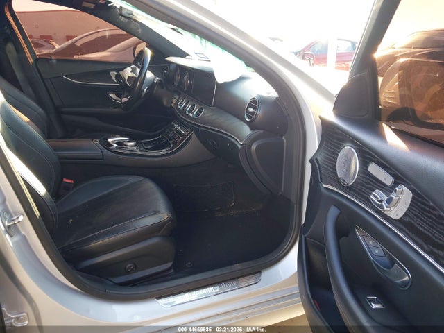 2017 MERCEDES-BENZ E 300 WDDZF4KB5HA238367 Photo 4