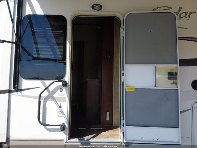Продаж на аукціоні авто 2014 Forest River Cedar Creek 36ckts, vin: 4X4FCRM25ES209841, номер лоту: 44669548