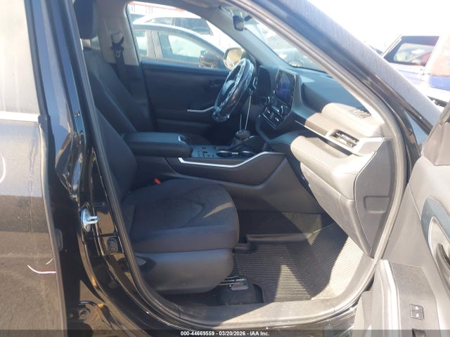 Toyota Highlander Hybrid Le 2024 5TDBBRCH2RS140618 Image 5