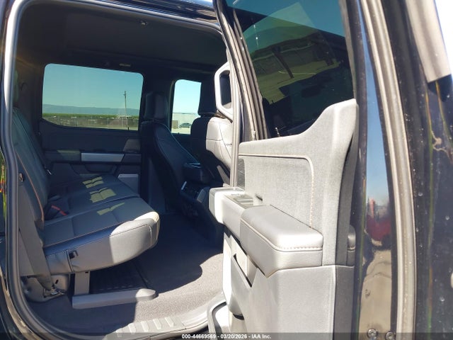 Ford F-150 Lariat 2025 1FTFW5LD7SFB96703 Image 8