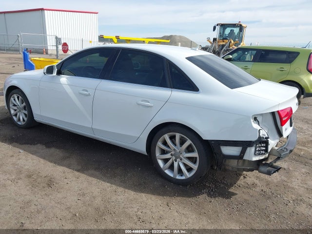 2013 Audi A4 2.0t Premium მანქანა იყიდება აუქციონზე, vin: WAUFFAFLXDN035876, აუქციონის ნომერი: 44669579
