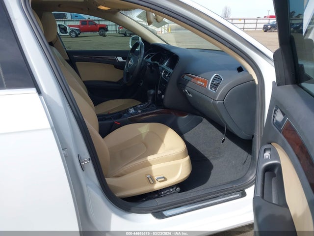 2013 Audi A4 2.0t Premium მანქანა იყიდება აუქციონზე, vin: WAUFFAFLXDN035876, აუქციონის ნომერი: 44669579