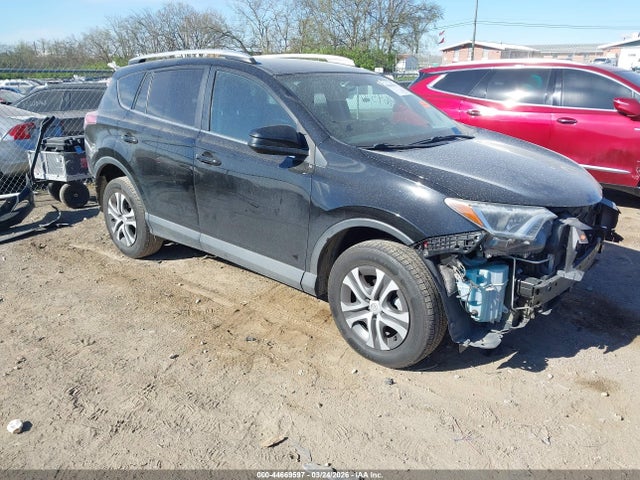 2T3ZFREV0GW268308 Toyota RAV4 LE
