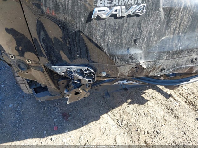 2T3ZFREV0GW268308 Toyota RAV4 LE