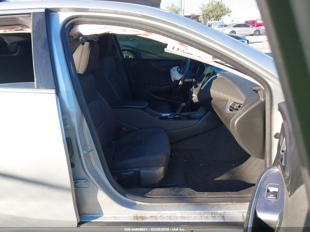 1G1ZD5ST0LF112033 Chevrolet Malibu Fwd Lt