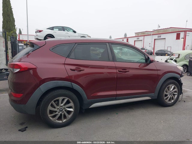KM8J33A46JU640511 Hyundai TUCSON SEL