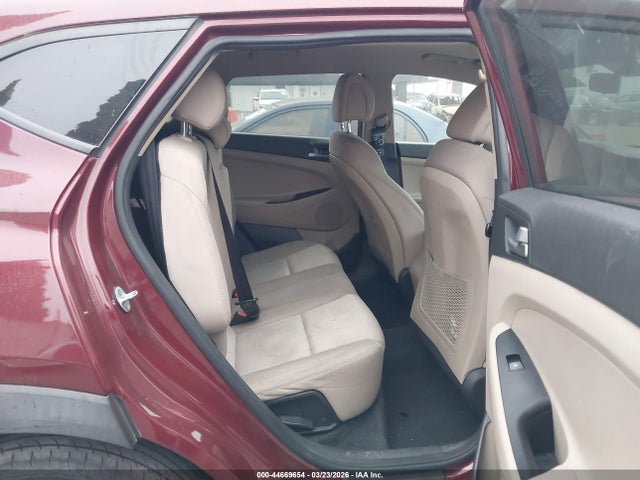 KM8J33A46JU640511 Hyundai TUCSON SEL