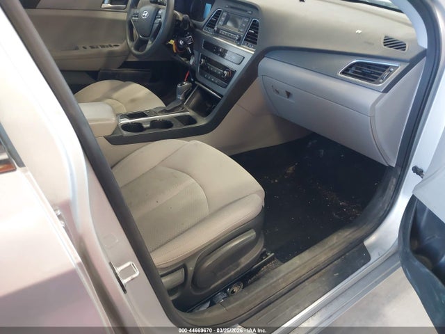 5NPE24AF3FH077886 Hyundai SONATA SE