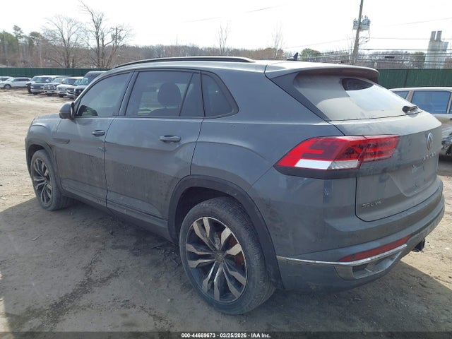 44669673 :رقم المزاد ، 1V2FE2CA0NC214003 vin ، 2022 Volkswagen Atlas Cross Sport 3.6l V6 Sel Premium R-line مزاد بيع