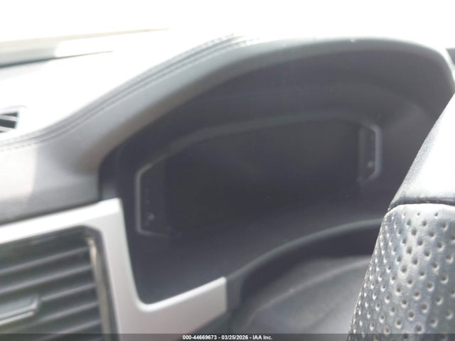 44669673 :رقم المزاد ، 1V2FE2CA0NC214003 vin ، 2022 Volkswagen Atlas Cross Sport 3.6l V6 Sel Premium R-line مزاد بيع