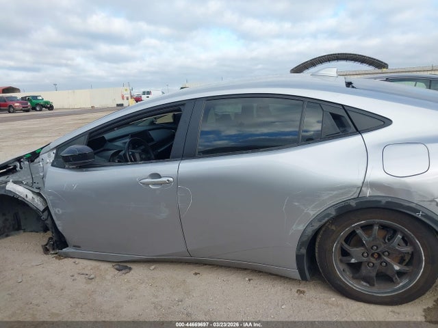 Toyota Prius Le Awd-e 2023 JTDADABU4P3000882 Image 15