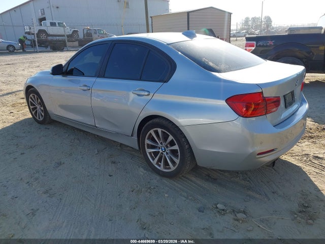 2016 Bmw 320i მანქანა იყიდება აუქციონზე, vin: WBA8A9C57GK617502, აუქციონის ნომერი: 44669699