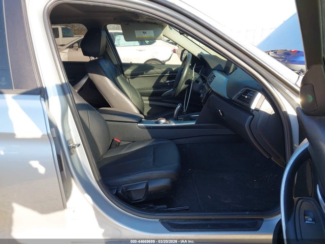 2016 Bmw 320i მანქანა იყიდება აუქციონზე, vin: WBA8A9C57GK617502, აუქციონის ნომერი: 44669699