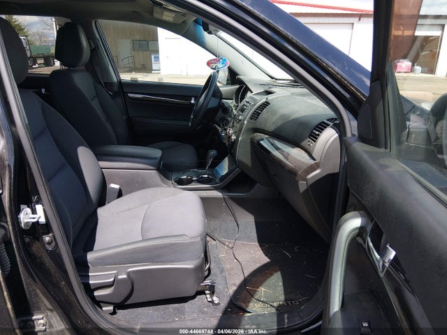 44669744 :رقم المزاد ، 5XYKT3A16BG076716 vin ، 2011 Kia Sorento Lx مزاد بيع