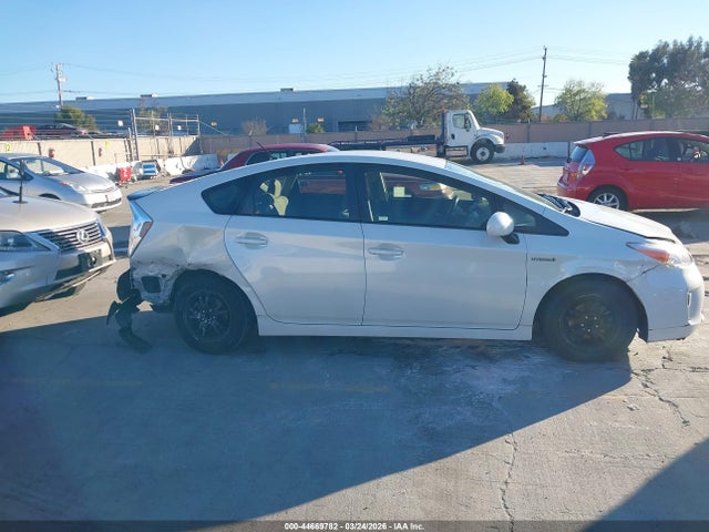 Toyota Prius Two 2015 JTDKN3DU9F2002349 Image 14