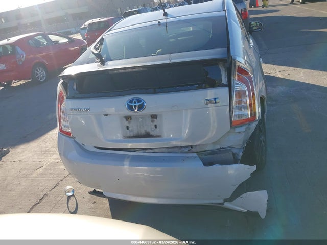 Toyota Prius Two 2015 JTDKN3DU9F2002349 Image 17