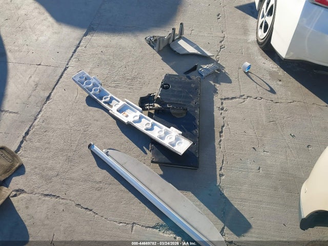 Toyota Prius Two 2015 JTDKN3DU9F2002349 Image 12