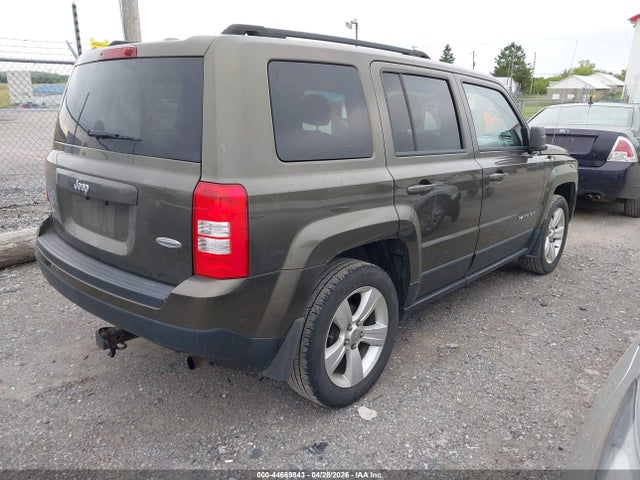 2015 Jeep Patriot Latitude მანქანა იყიდება აუქციონზე, vin: 1C4NJPFB4FD342721, აუქციონის ნომერი: 44669843