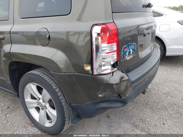 2015 Jeep Patriot Latitude მანქანა იყიდება აუქციონზე, vin: 1C4NJPFB4FD342721, აუქციონის ნომერი: 44669843