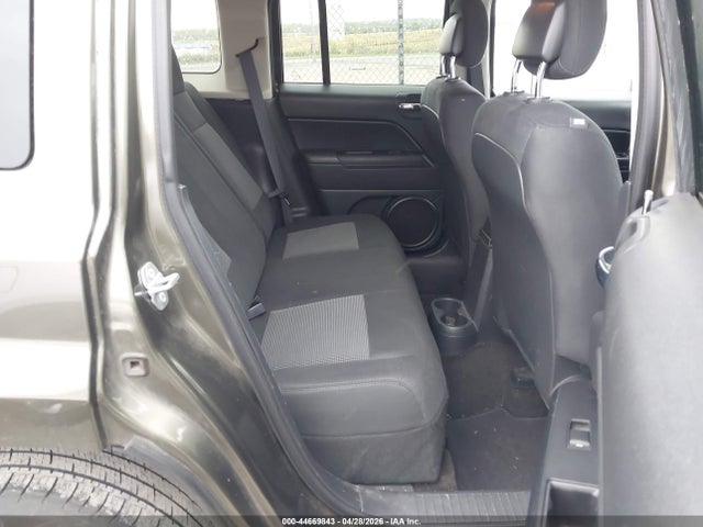 2015 Jeep Patriot Latitude მანქანა იყიდება აუქციონზე, vin: 1C4NJPFB4FD342721, აუქციონის ნომერი: 44669843