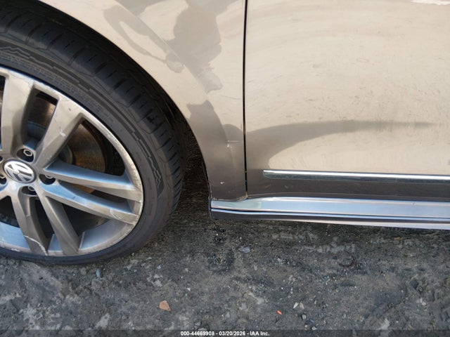 44669908 :رقم المزاد ، 1VWDT7A34HC076113 vin ، 2017 Volkswagen Passat 1.8t R-line مزاد بيع