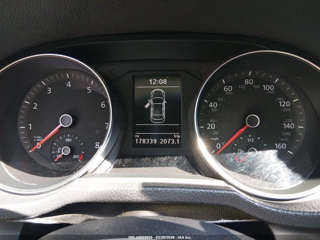 44669908 :رقم المزاد ، 1VWDT7A34HC076113 vin ، 2017 Volkswagen Passat 1.8t R-line مزاد بيع