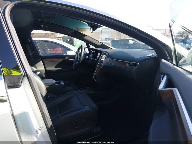 44669912 :رقم المزاد ، 5YJXCAE20HF075459 vin ، 2017 Tesla Model X 100d/75d/90d مزاد بيع