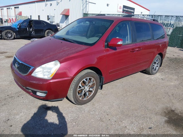 KIA SEDONA LX 2014 KNDMG4C77E6586603 Image 2