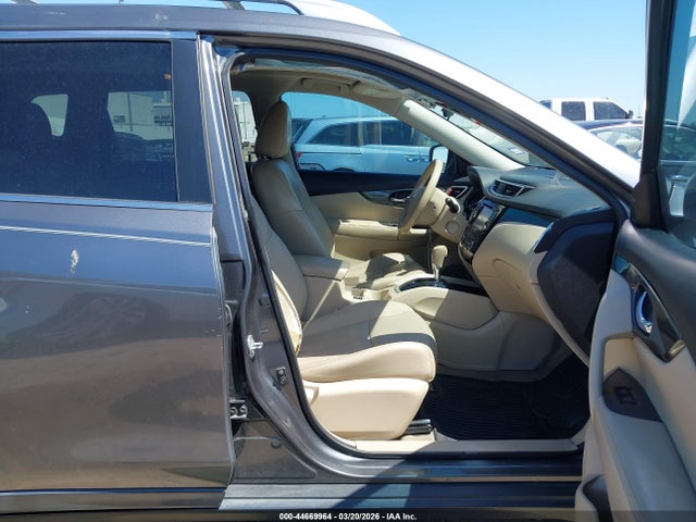 5N1AT2MT7FC771148 Nissan Rogue Sl