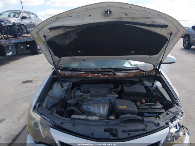 4T1BF1FK1EU422232 Toyota CAMRY SE