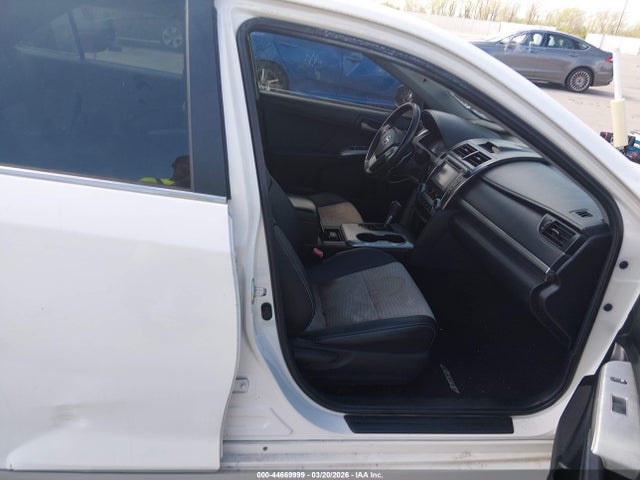 4T1BF1FK1EU422232 Toyota CAMRY SE