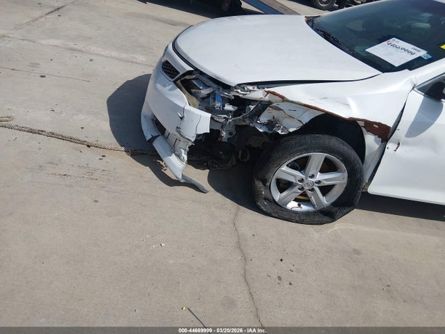 4T1BF1FK1EU422232 Toyota CAMRY SE