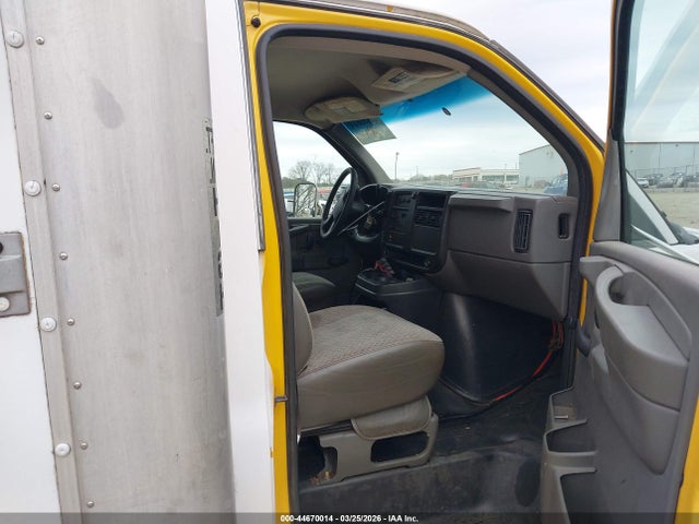 Продажа на аукционе авто 2003 Gmc Savana Cutaway Standard W/c7a, vin: 1GDHG31U131902636, номер лота: 44670014