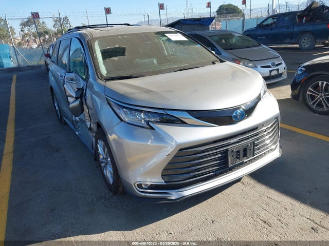 2024 TOYOTA SIENNA 5TDZSKFC4RS137614