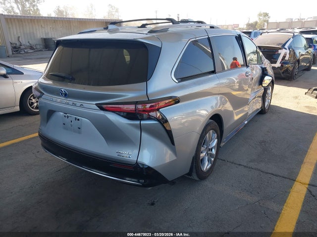 2024 TOYOTA SIENNA 5TDZSKFC4RS137614 Photo 3