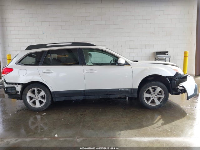 2014 Subaru Outback 2.5i Premium მანქანა იყიდება აუქციონზე, vin: 4S4BRBCC9E3264920, აუქციონის ნომერი: 44670035
