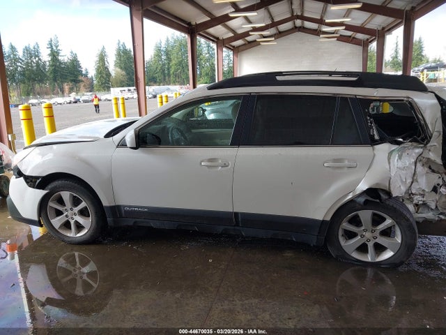 2014 Subaru Outback 2.5i Premium მანქანა იყიდება აუქციონზე, vin: 4S4BRBCC9E3264920, აუქციონის ნომერი: 44670035