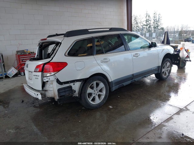 2014 Subaru Outback 2.5i Premium მანქანა იყიდება აუქციონზე, vin: 4S4BRBCC9E3264920, აუქციონის ნომერი: 44670035