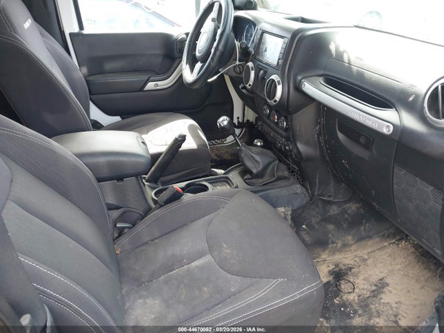 2014 JEEP WRANGLER 1C4HJWCG6EL327357 Photo 4