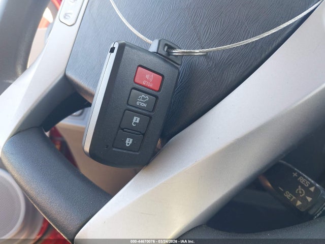 JTDKDTB37E1071008 Toyota Prius C Three